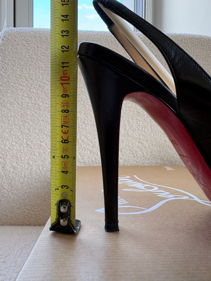 Escarpins bouts ouverts Louboutin - Taille 36,5 - photo numéro 9