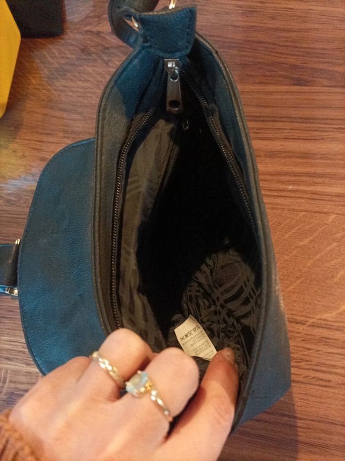 Sac noir femme bandoulière - photo numéro 4
