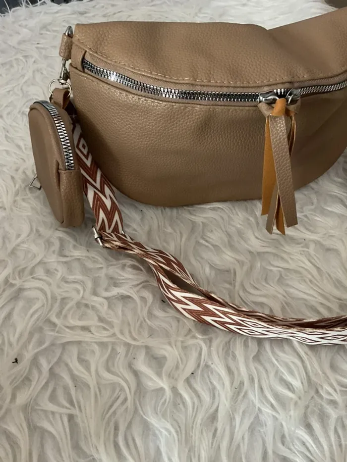 Sac banane avec pochette neuve - photo numéro 2