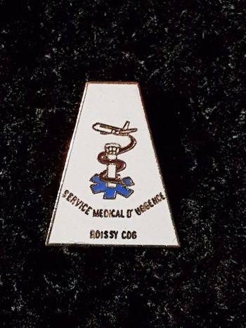 Pin's service urgence roissy Charles de Gaulle