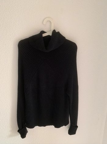 Pull noir