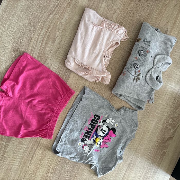 Lot vêtement  bébé fille