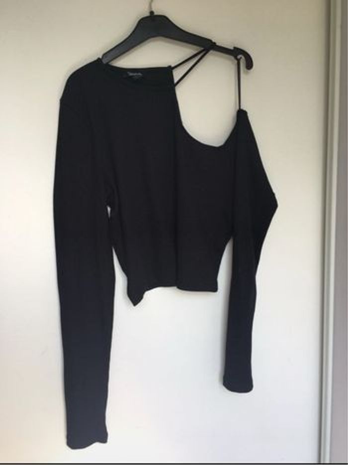 sweat ouvert sur l’épaule - photo numéro 3