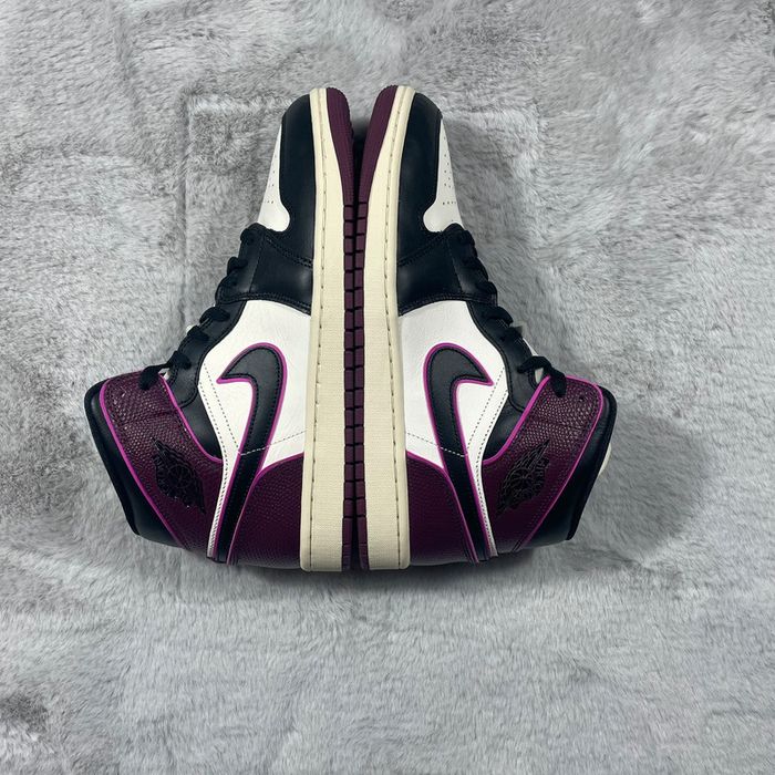 Nike Air Jordan 1 Mid « Sail Black-Active Pink » pointure 44.5 - photo numéro 7