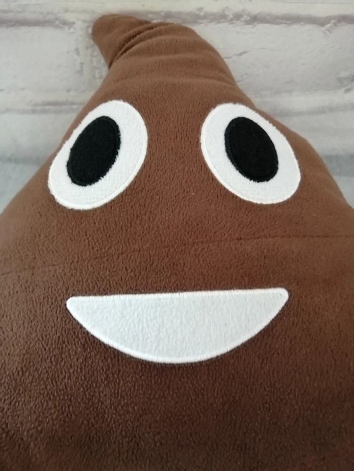 peluche coussin emoji ''caca '' - photo numéro 3