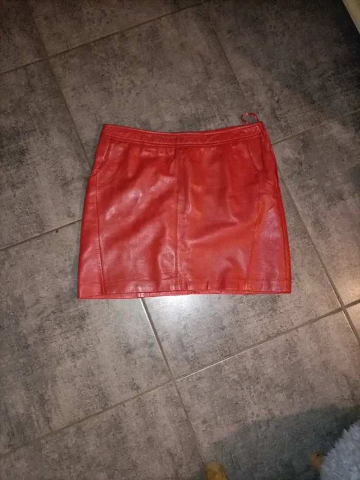 Jupe cuir véritable rouge