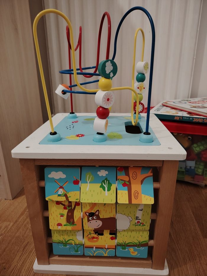 Grand cube d'activités - photo numéro 2