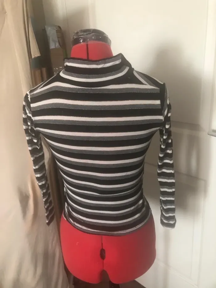 Haut col V femme 👚 - photo numéro 3