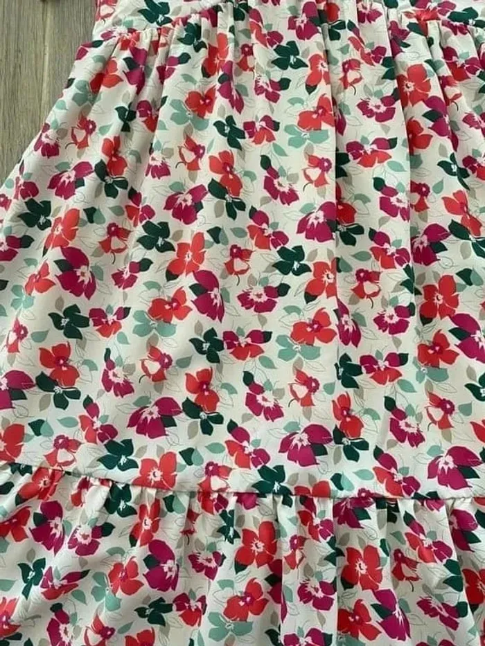 👗 Robe midi fleurie Taille 38/40 - photo numéro 2