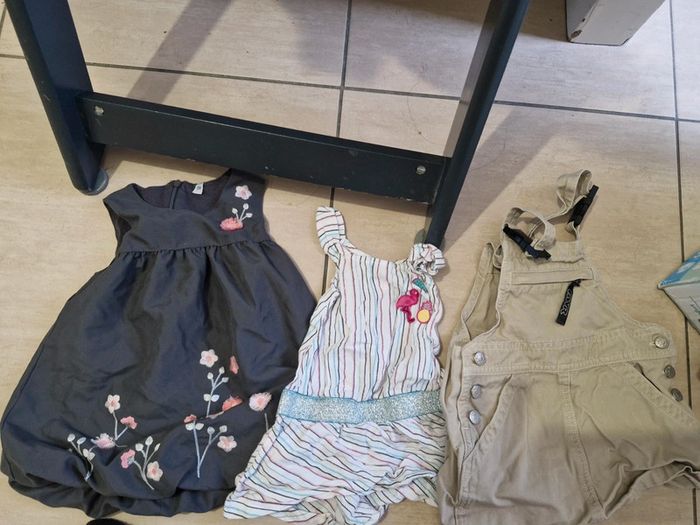 Lot 16 robe fille 1 salopette 12 mois obaidi disney