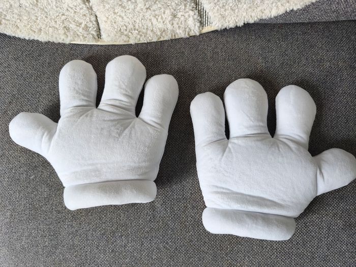Paire gants Mickey Mouse Disneyland Paris - photo numéro 2