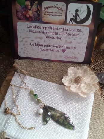 Collier ailes de fée et pierres naturelles de jade