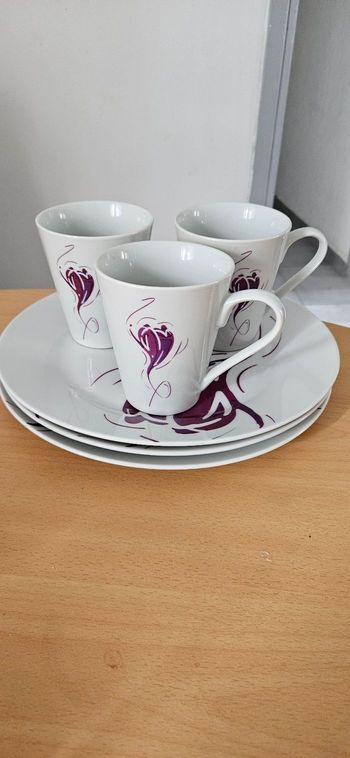 Assiettes + tasses