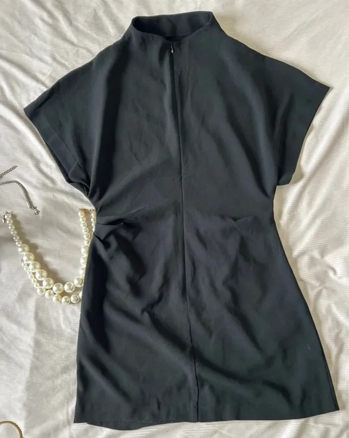 Robe noire, H&M taille M - photo numéro 3