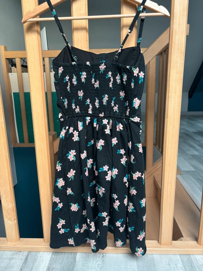 Petite robe noire à bretelles Hollister - Taille XS - Neuve - photo numéro 4