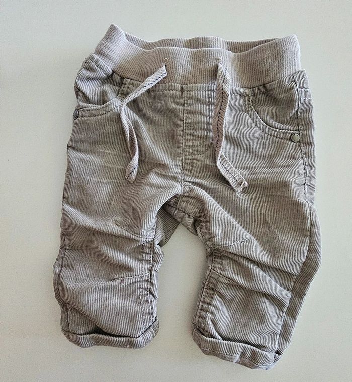 Pantalon neuf taille 3 mois