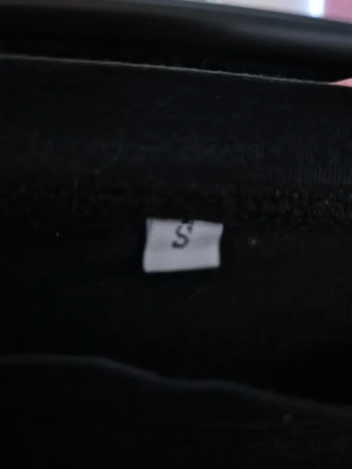 T-shirt noir à motif Shein - photo numéro 4