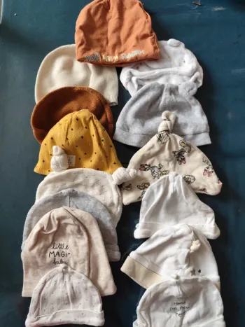 Lot bonnet naissance