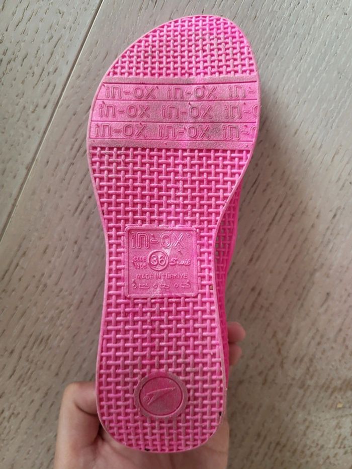Superbe chaussure de plage. - photo numéro 2