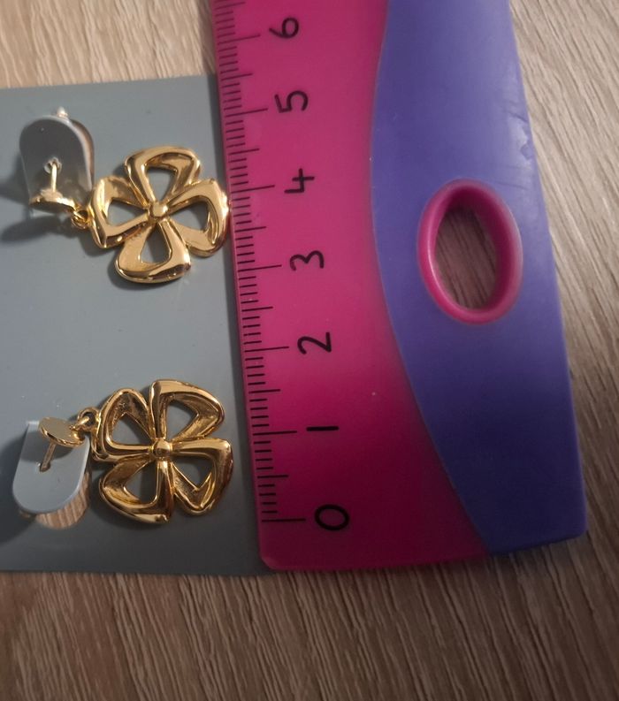 Boucles d'oreilles neuves trèfle
Acier inoxydable - photo numéro 2