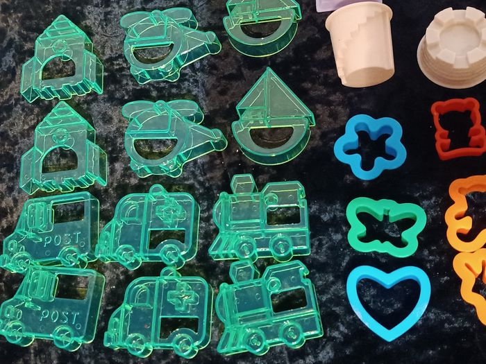 Lot de moules enfants - photo numéro 3