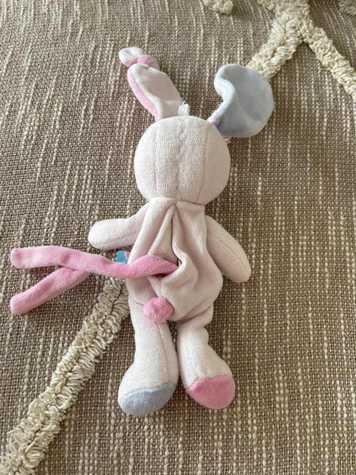 Peluche doudou 20cm Sucre d'Orge lapin blanc bleu rose cœur très bon état - photo numéro 4