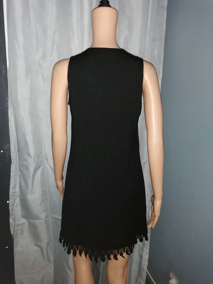 Robe noire broderie et perles M.L - photo numéro 4