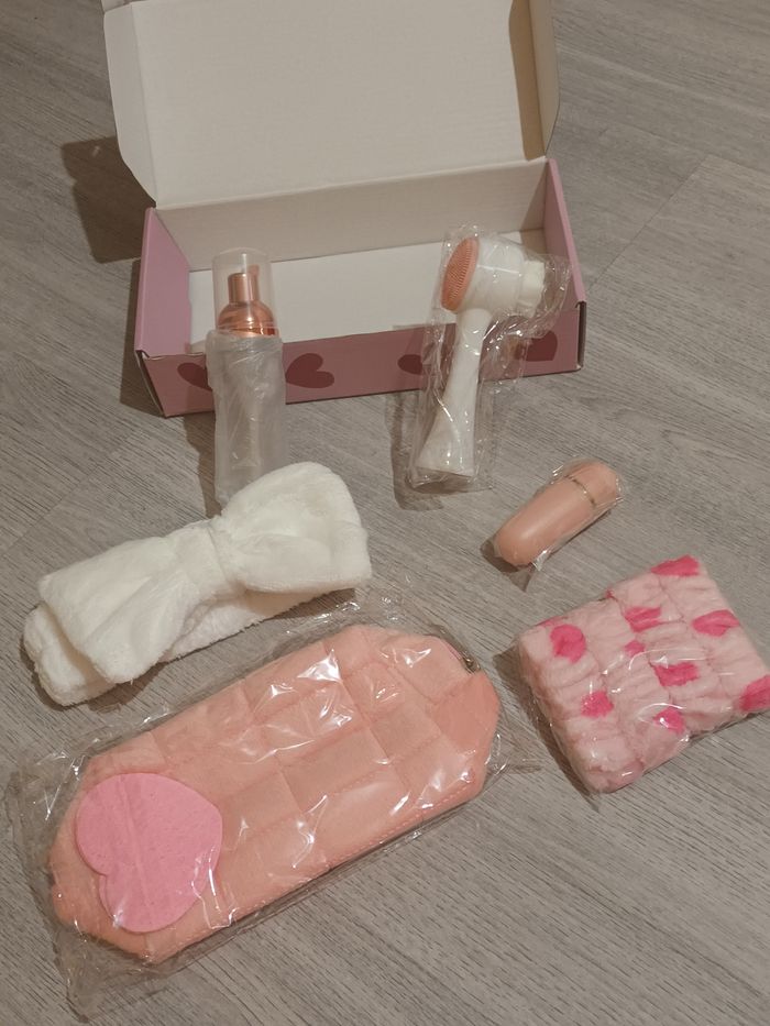 Coffret soin visage femme neuf - photo numéro 2
