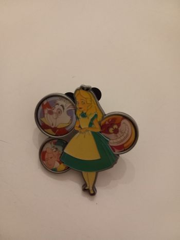 Pin's Alice Disney