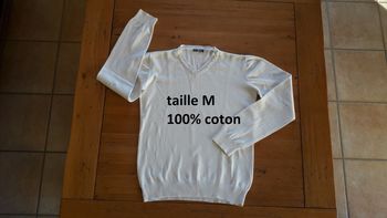 Parfait état : pull blanc 100%coton, col en V, taille  M