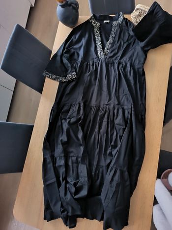 Magnifique robe longue noire broderie