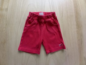 Short rouge taille 18 mois