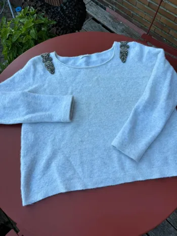 Pull bijoux