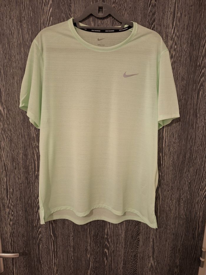 Tee-shirt de sport léger manches courtes vert d'eau et argenté