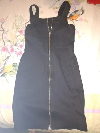 Magnifique robe mim 36 noire fermeture eclair