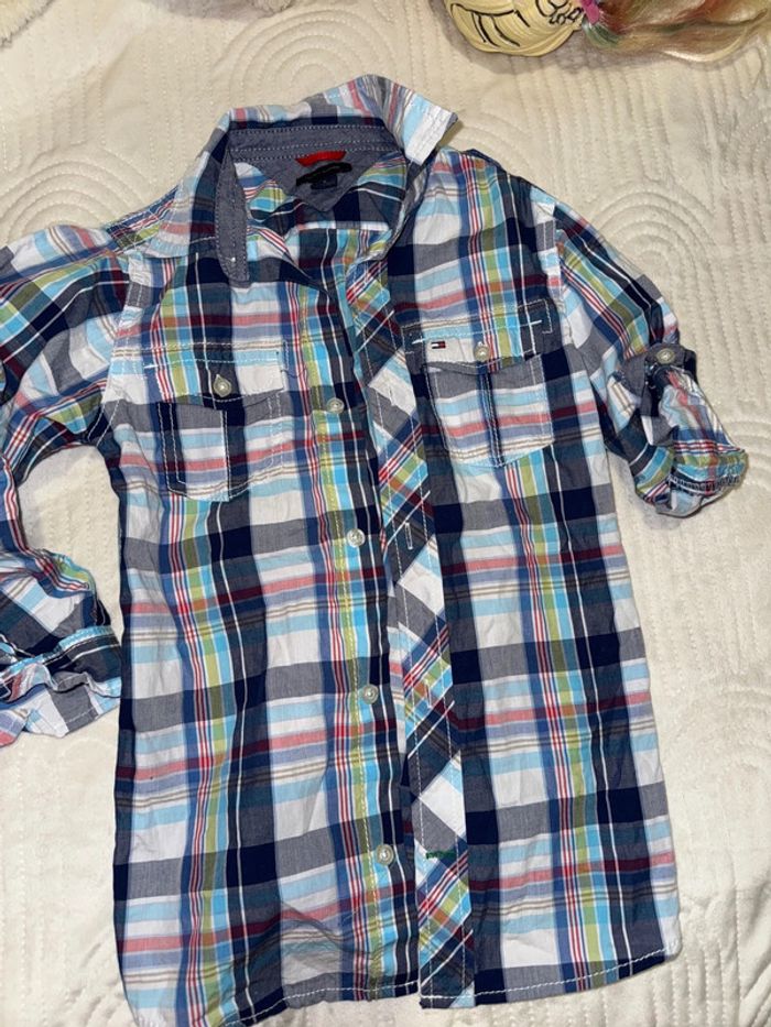 Chemise tommy hilfiger 6 ans comme neuf - photo numéro 4