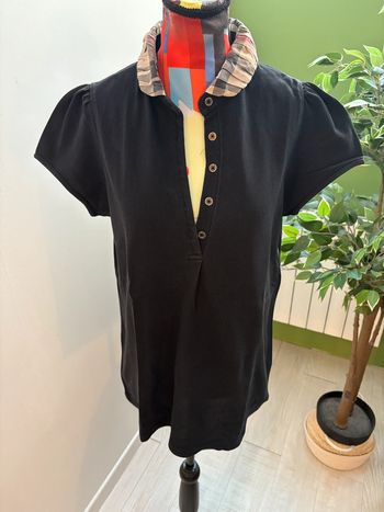 Polo Burberry couleur noir Taille 42