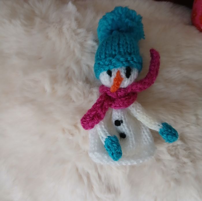 Poupée-chiffon "Lapin"avec grelot & son doudou Bonhomme de neige - photo numéro 3