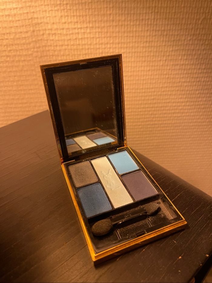 Palette de maquillage Yves Saint Laurent – Édition Bleue