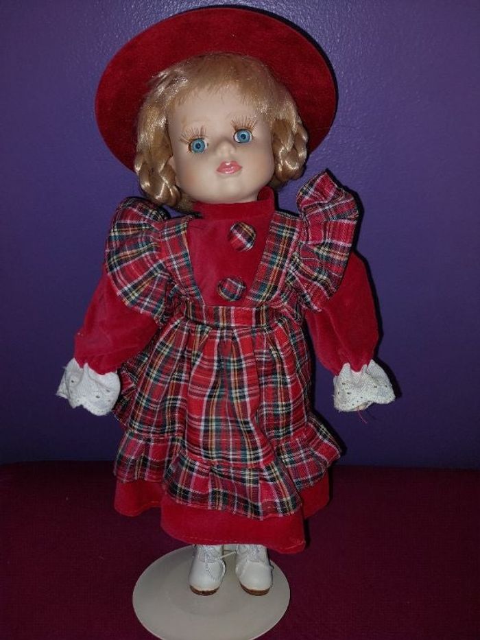 Poupee porcelaine