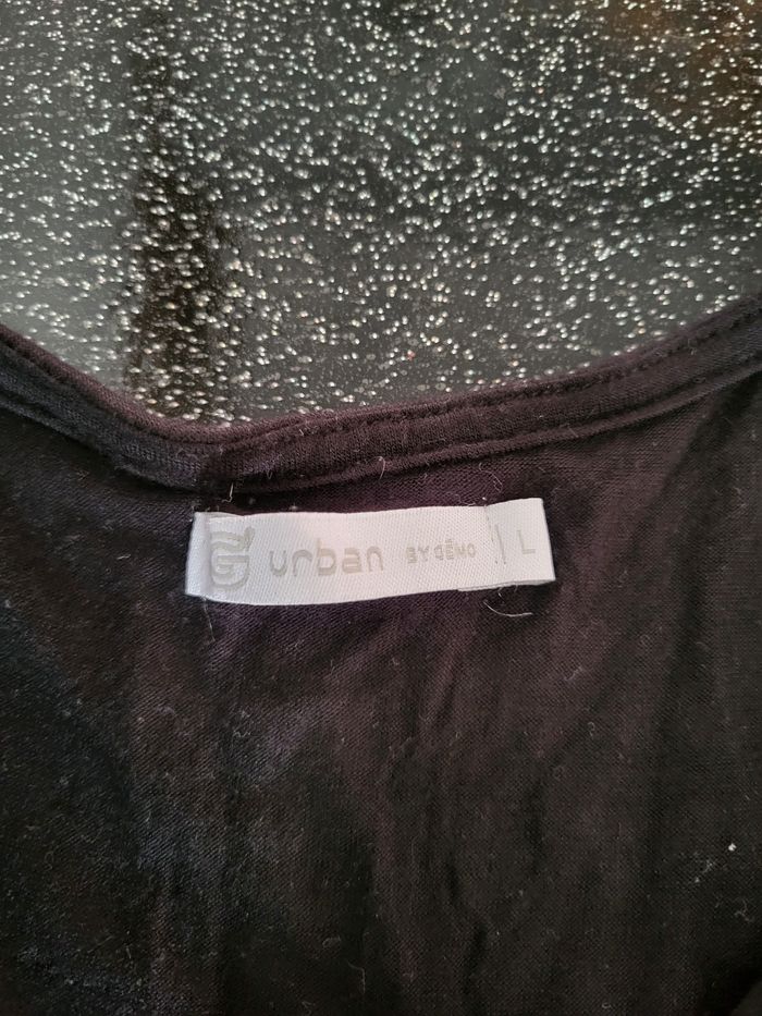 T shirt col V - photo numéro 3