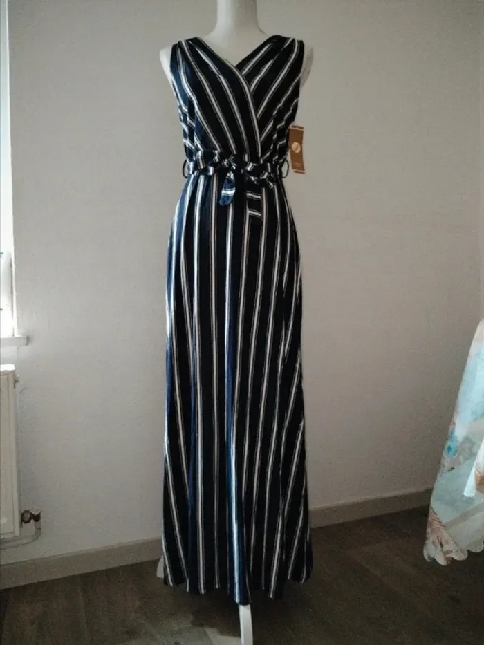 Robe longue à rayures sans manches bleu marine