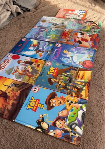 Lot de 11 livres Disney