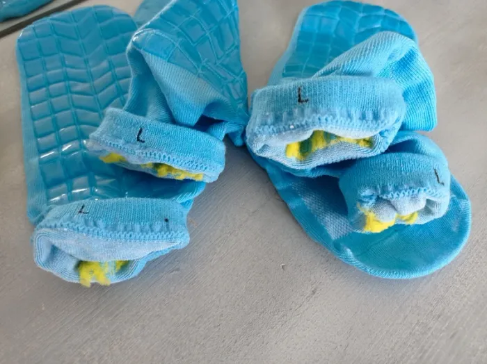 Lot 2 paires de chaussettes antidérapantes - photo numéro 4