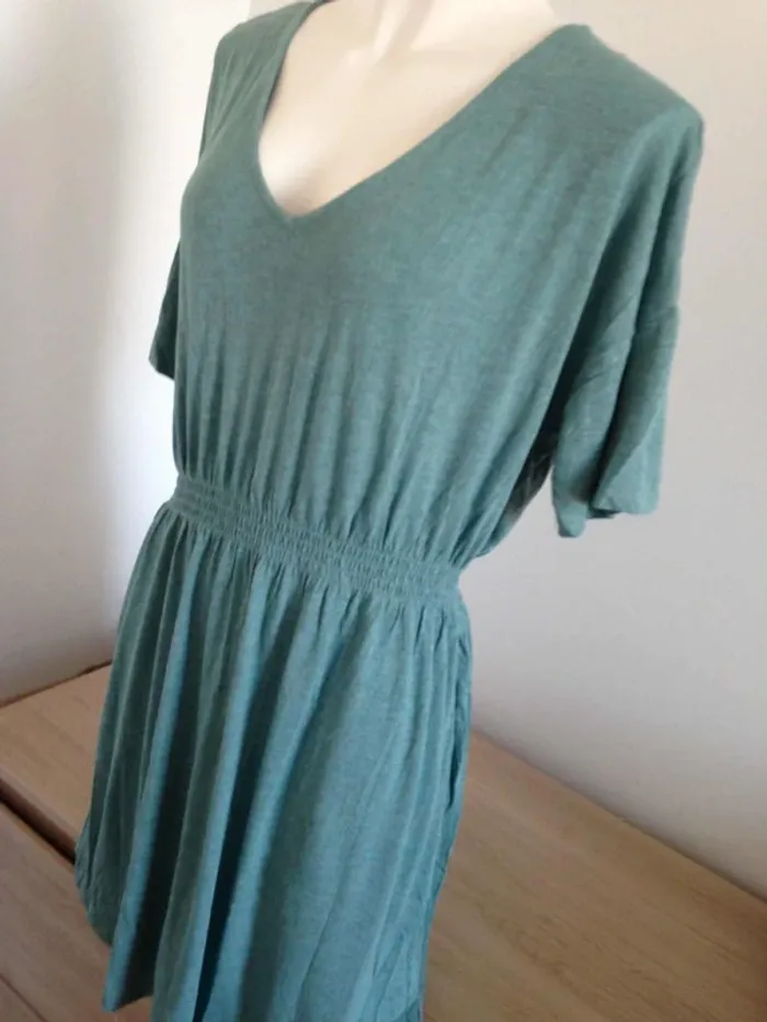 Robe fluide col V manches courtes 38 H&M - photo numéro 2