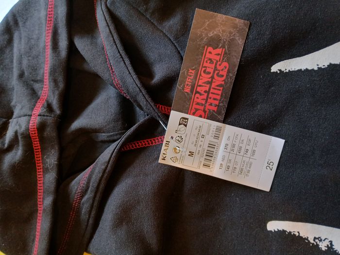 sweat haut a capuche stranger things  M - photo numéro 4