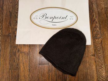 Bonnet bonpoint  100% cachemire Taille 4  Valeur 135 euros