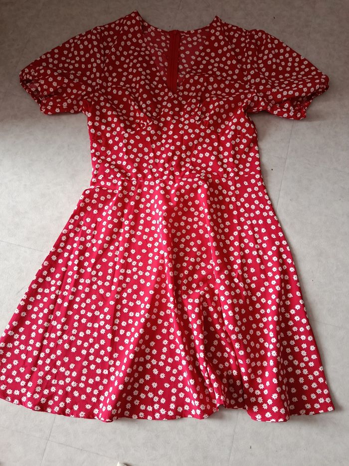 Robe T M