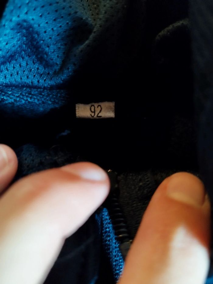 Veste à capuche bleue marine taille 2 ans - photo numéro 2
