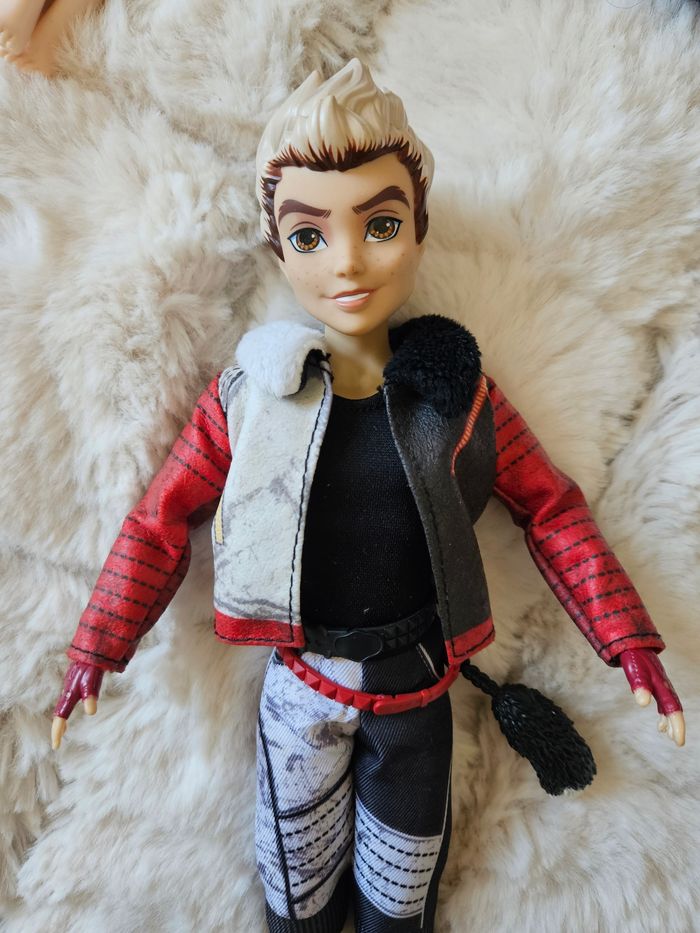 Poupée jay descendants - photo numéro 4